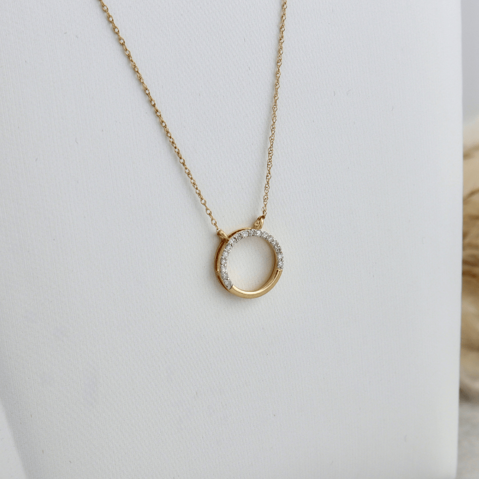 - Collier Collier Cercle en or 10K et diamants