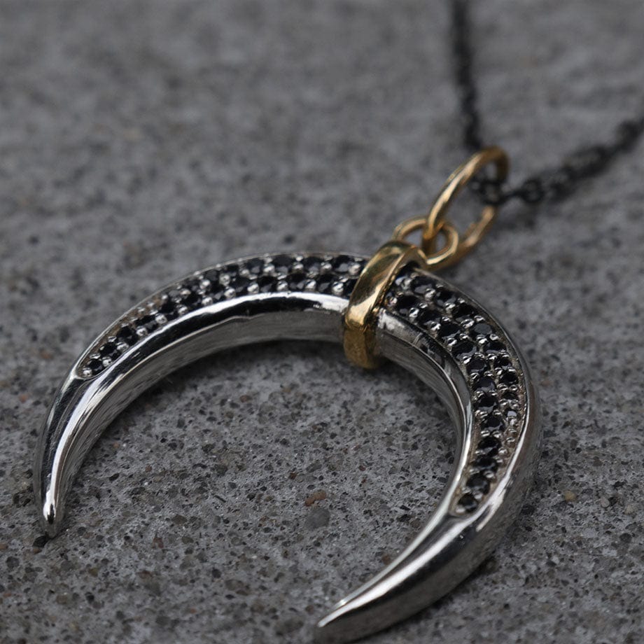 Mathieu Blanchard Collier Corne en argent sterling, or 14K et saphirs noirs