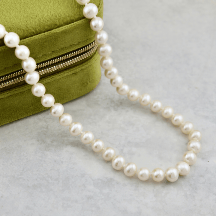 Mathieu Blanchard Joaillerie Collier de perles 5.5 mm et or 14K