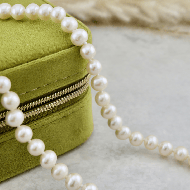 Mathieu Blanchard Joaillerie Collier de perles 5.5 mm et or 14K