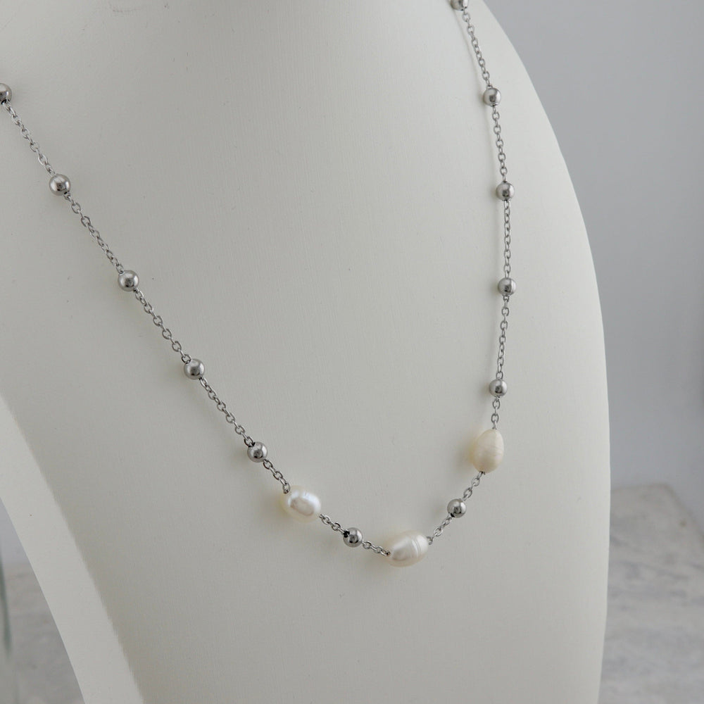 Collier et perles baroques en acier inoxydable Mathieu Blanchard collier Collier en acier inox et perles baroques | Mathieu Blanchard Mathieu Blanchard Joaillerie
