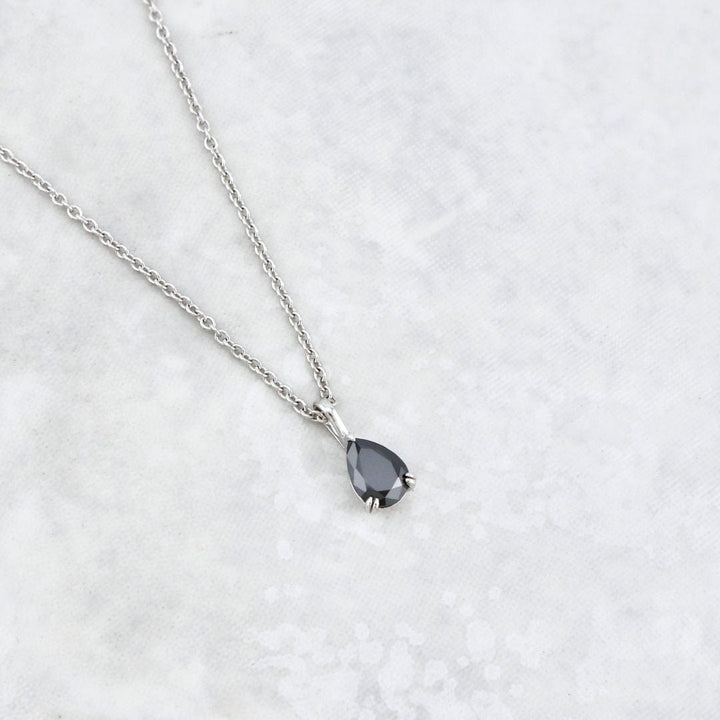 Collier Moissanite noire Mathieu Blanchard Collier Pendentif Moissanite noire en or ou platine | Mathieu Blanchard Mathieu Blanchard Joaillerie