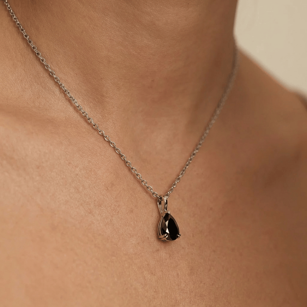 Collier Moissanite noire Mathieu Blanchard Collier Pendentif Moissanite noire en or ou platine | Mathieu Blanchard Mathieu Blanchard Joaillerie