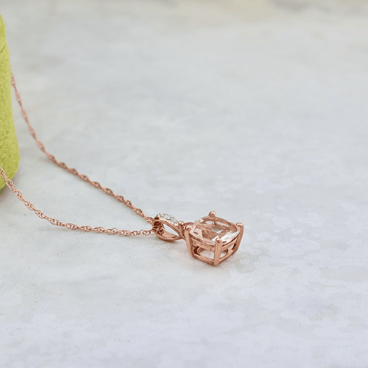 Collier, morganite, saphir rose et diamant en or rose 10K - Colliers Or rose 10K KP05-104525P/MR Collier en or 10K, morganite poire et diamant | Mathieu Blanchard Mathieu Blanchard Joaillerie