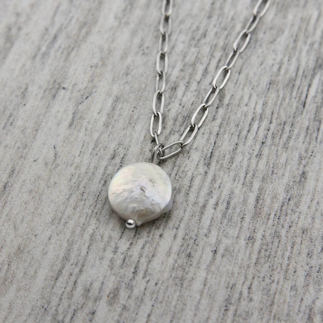 Mathieu Blanchard Pendants Collier Pleine Lune en acier et perle