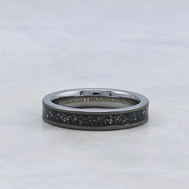 Jonc Météorite Muonionalusta 4mm en tungstène Mathieu Blanchard Jonc tungstène 4mm avec météorite Muonionalusta | Mathieu Blanchard Mathieu Blanchard Joaillerie