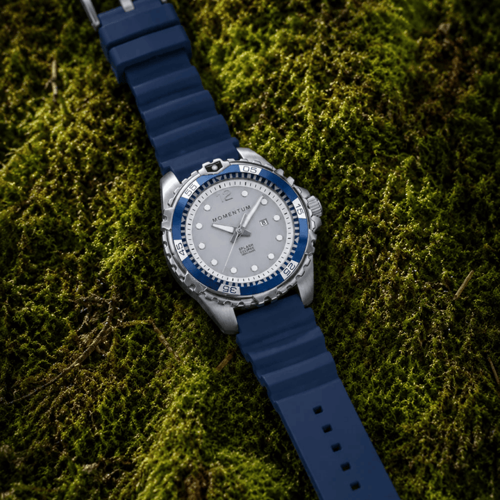 Montre à énergie solaire 38mm Eclipse Bleue Momentum Montres Acier inoxydable 060AADANB-AA-BAA-B-AN-BBJ-AM-AA-A-A-B Montre à énergie solaire 38mm Eclipse bleue Momentum | Mathieu Blanchard   Mathieu Blanchard Joaillerie