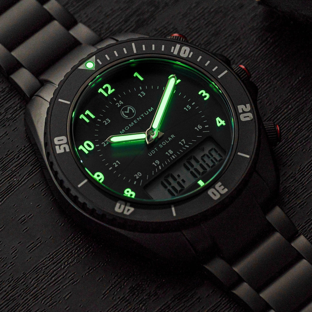 Montre à énergie solaire 42mm UDT Black Ion Momentum Montres Acier inoxydable plaqué noir 064AACCBK-EC-B-BH-B-CZK-AB-AB-B-B Montre à énergie solaire 42mm UDT Black-Ion Momentum Mathieu Blanchard Joaillerie