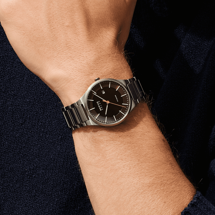 Montre à énergie solaire Bering 39mm 15239 779 Bering Montre Titane 15239-779 Montre Bering Solaire Argent 39mm 15239-779 | Mathieu Blanchard Mathieu Blanchard Joaillerie