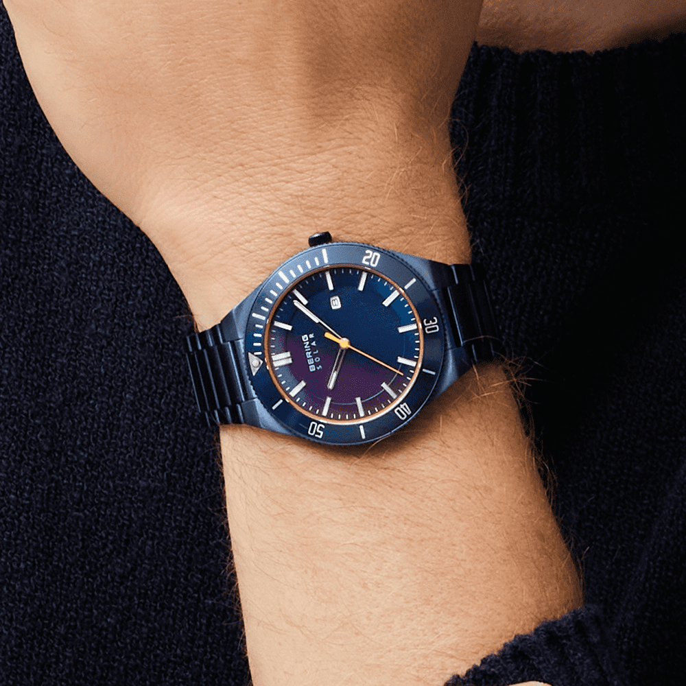 Bering Montre Montre à énergie solaire Bering 42mm 14442-797