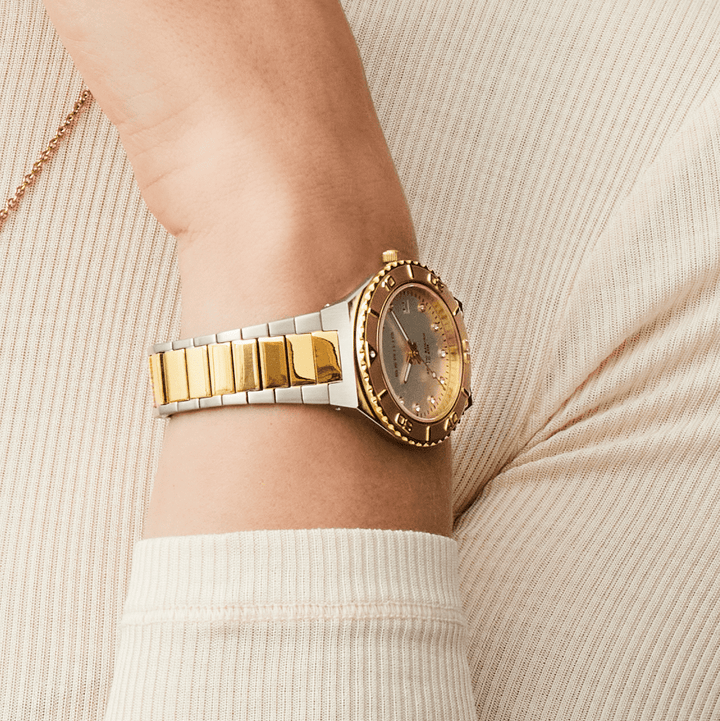 Montre Bering 2 tons 36mm 18936 710 Bering Montre Acier inoxydable plaqué or jaune 18936-710 Montre Bering 2 tons 36mm 18936-710 - Mathieu Blanchard - Dépositaire officiel Bering Canada Mathieu Blanchard Joaillerie