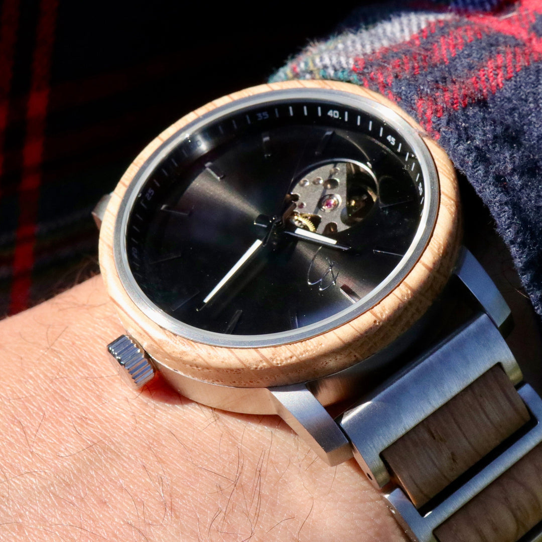Mathieu Blanchard Montres Noyer Montre Bürgi en bois de baril de whisky recyclé