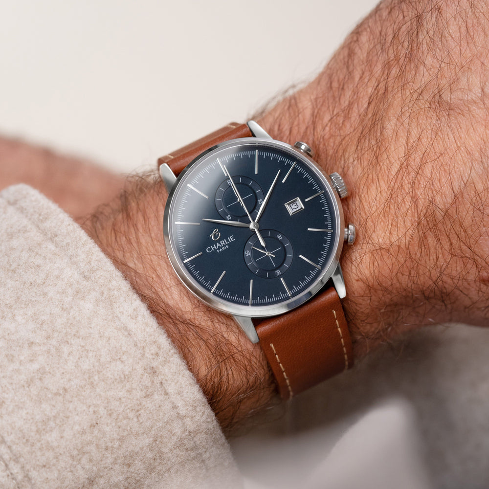 Montre Charlie Paris HORIZON Chronographe Bleu 39 mm en acier inoxydable Charlie Paris Montre Montre Charlie Paris HORIZON Chronographe - Bleu 39 mm | Dépositaire Officiel Canada | Mathieu Blanchard Joaillerie Mathieu Blanchard Joaillerie