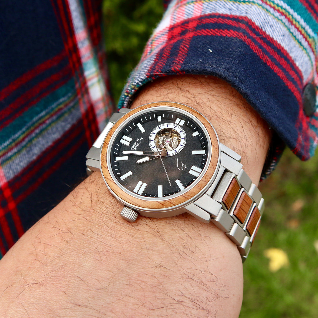 Mathieu Blanchard Montres Chêne provenant de baril de whisky Montre Copernic en bois de baril de whisky recyclé