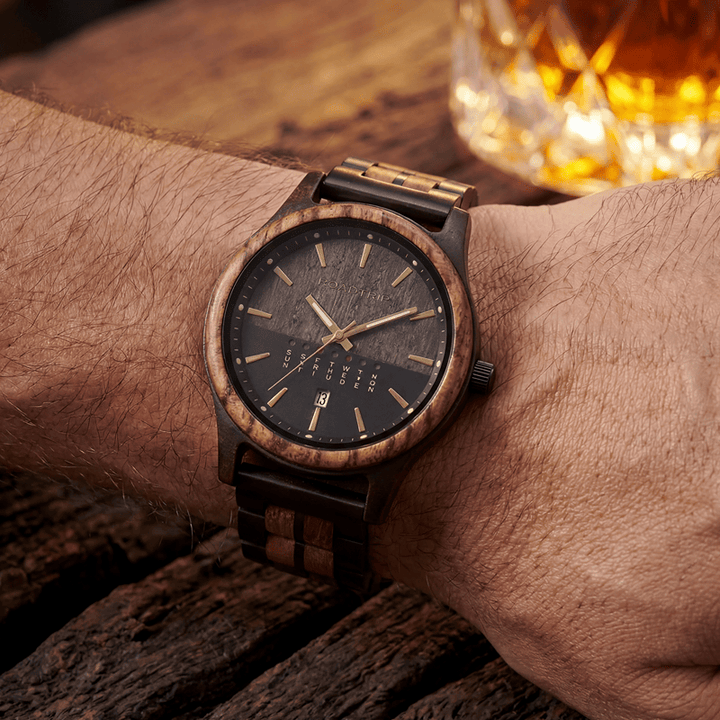 Montre en bois Horizon Équinoxe Roadtripmadewood Montre en bois Acier inoxydable plaqué noir RTMW-HORIZON-EQUINOXE Montre Horizon - Équinoxe en bois | Mathieu Blanchard Joaillerie Mathieu Blanchard Joaillerie