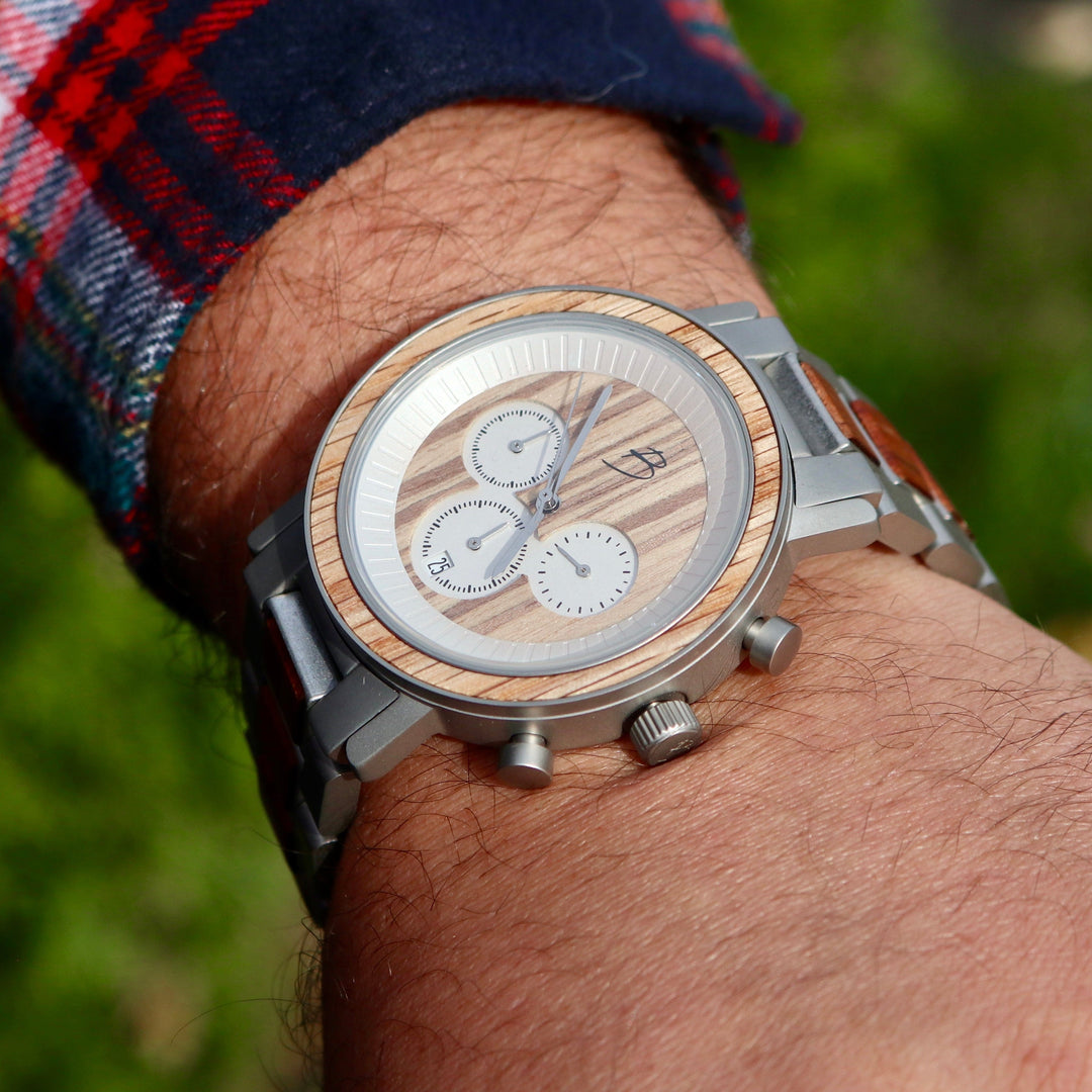 Mathieu Blanchard Montres Chêne provenant de baril de whisky Montre Harrison en bois de whisky recyclé