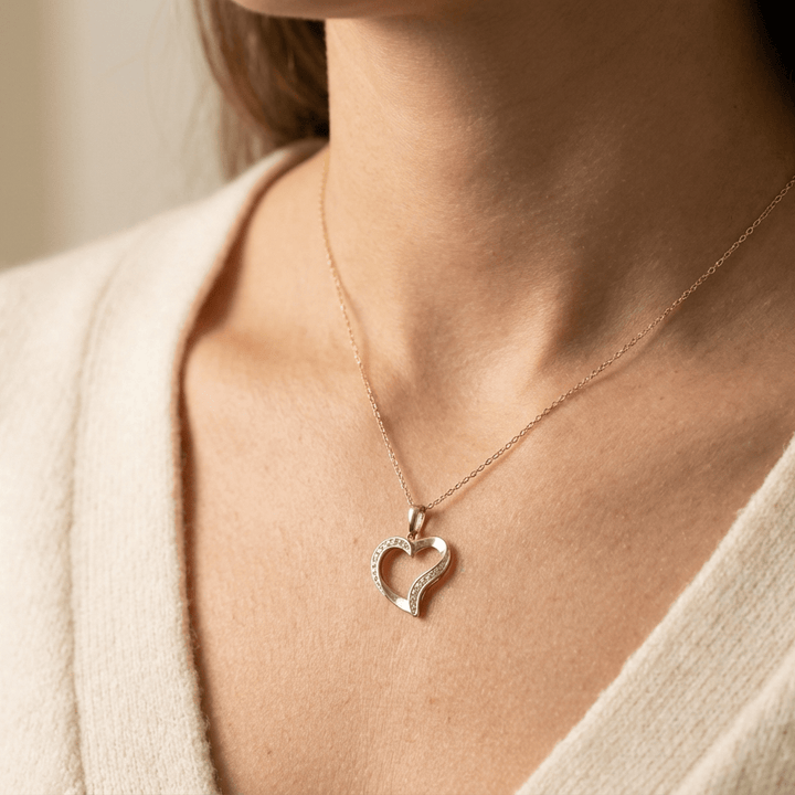 Pendentif Cœur Courbé en or jaune 10K - Colliers Or jaune 10K 1439 Pendentif Coeur en or solide 10K | Mathieu Blanchard Joaillerie Mathieu Blanchard Joaillerie