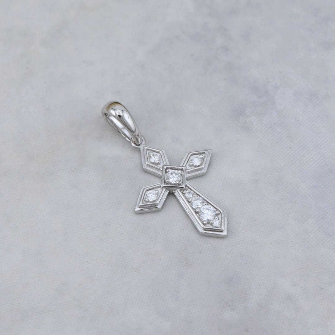 Pendentif Croix Mathieu Blanchard Pendentif Croix en argent sterling et moissanites | Mathieu Blanchard Mathieu Blanchard Joaillerie