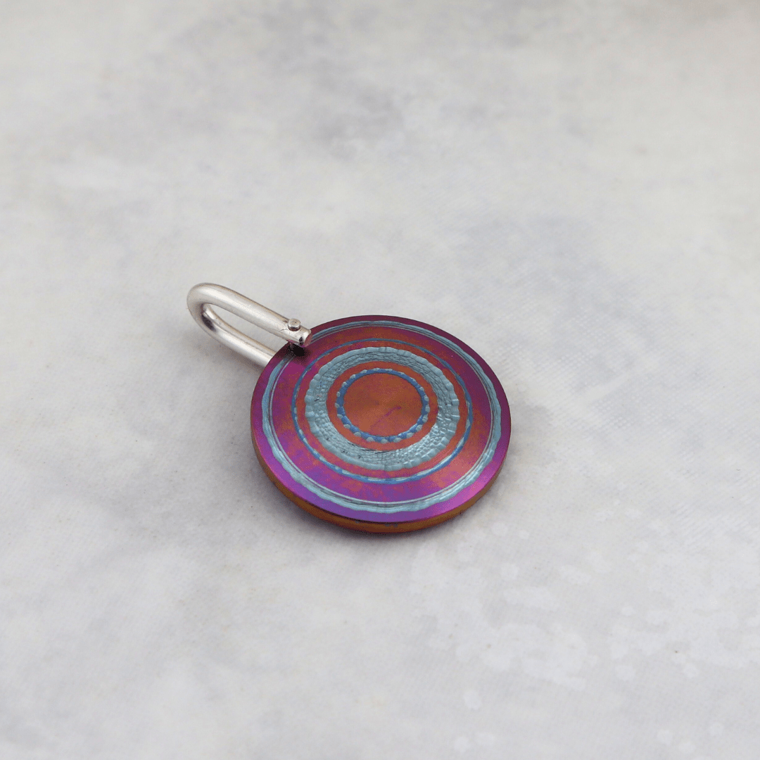 Christine Dwane Pendentif en argent sterling et titane