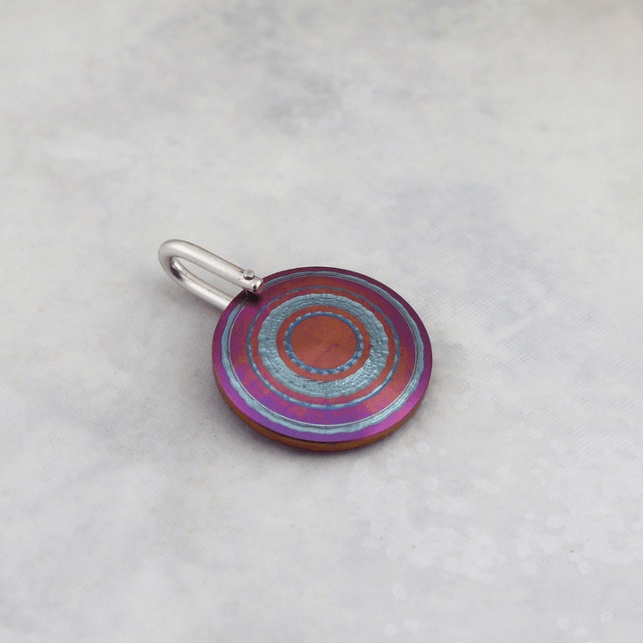 Christine Dwane Pendentif en argent sterling et titane