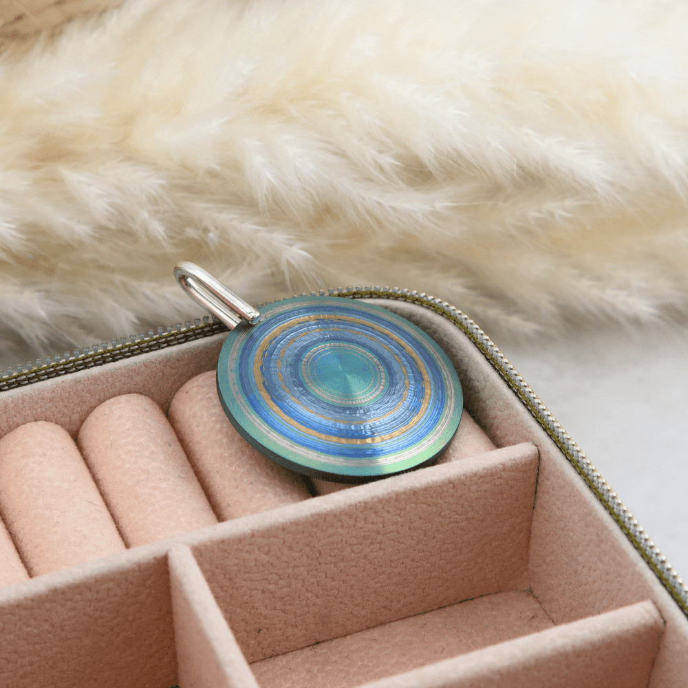 Christine Dwane Pendentif en argent sterling et titane