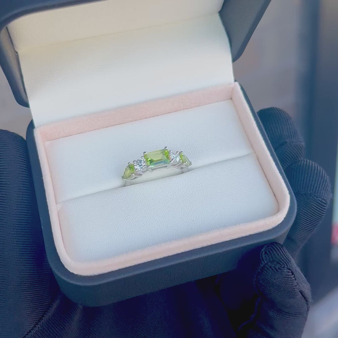 Bague en or 14K - 18K ou platine, péridots et diamants