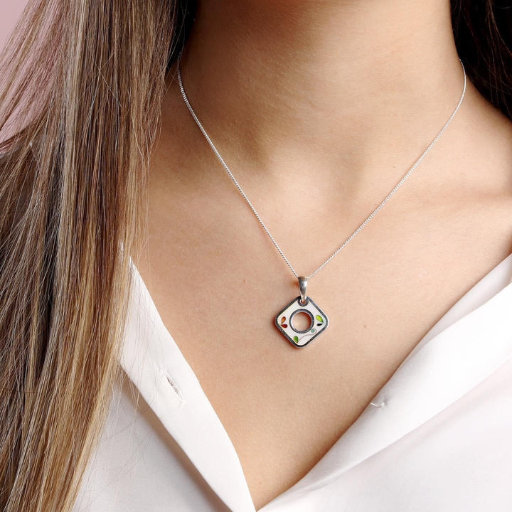 Gayane Avetisyan Collier d'émail, argent fin et or 24K