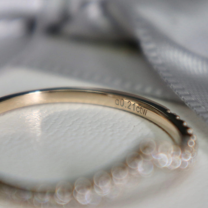 Mathieu Blanchard Bague V en or 14K et moissanites