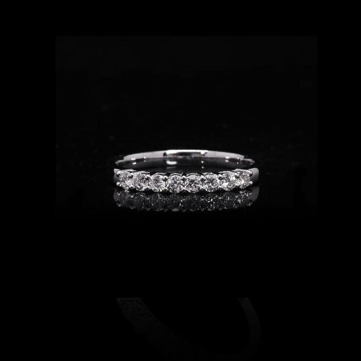 Mathieu Blanchard Bagues Bague semi-éternité à 8 moissanites en or blanc 10K