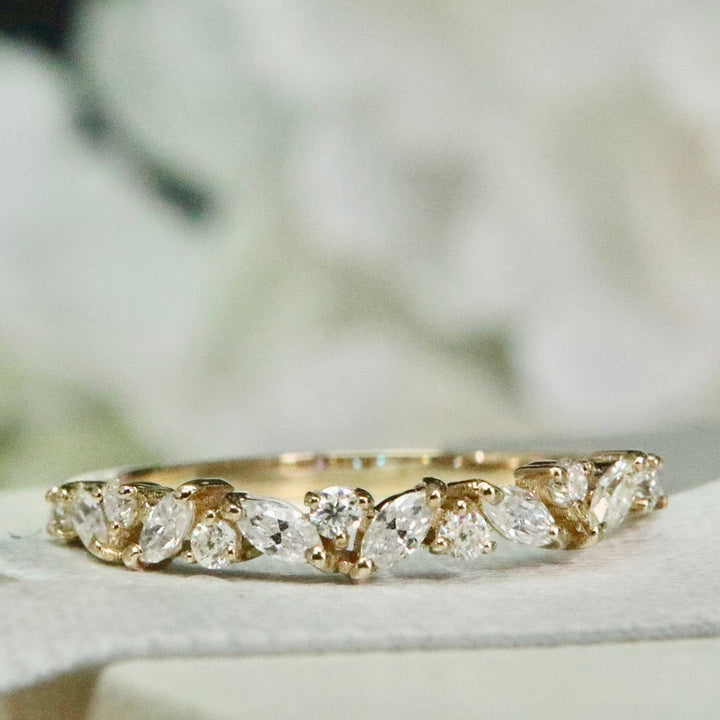 Mathieu Blanchard Bagues Bague semi-éternité Marquise en or 10K et moissanites