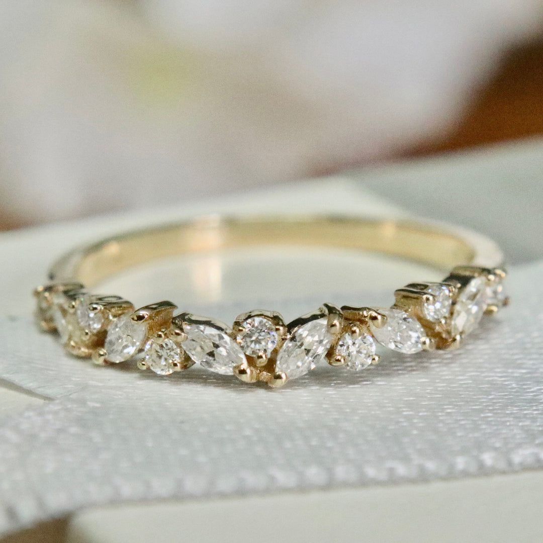 Mathieu Blanchard Bagues Bague semi-éternité Marquise en or 10K et moissanites