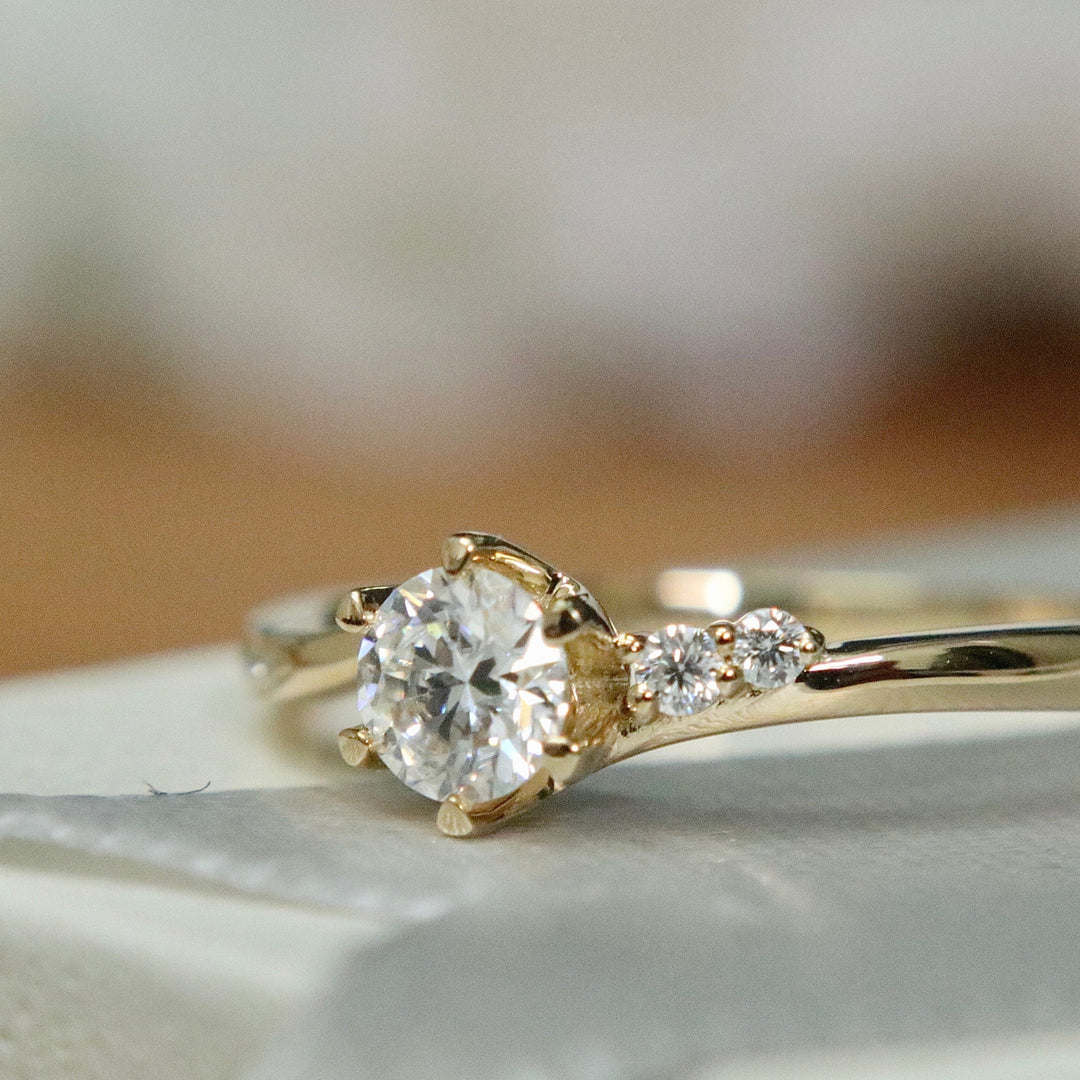 Mathieu Blanchard Bagues Bague solitaire en or 10K et moissanites