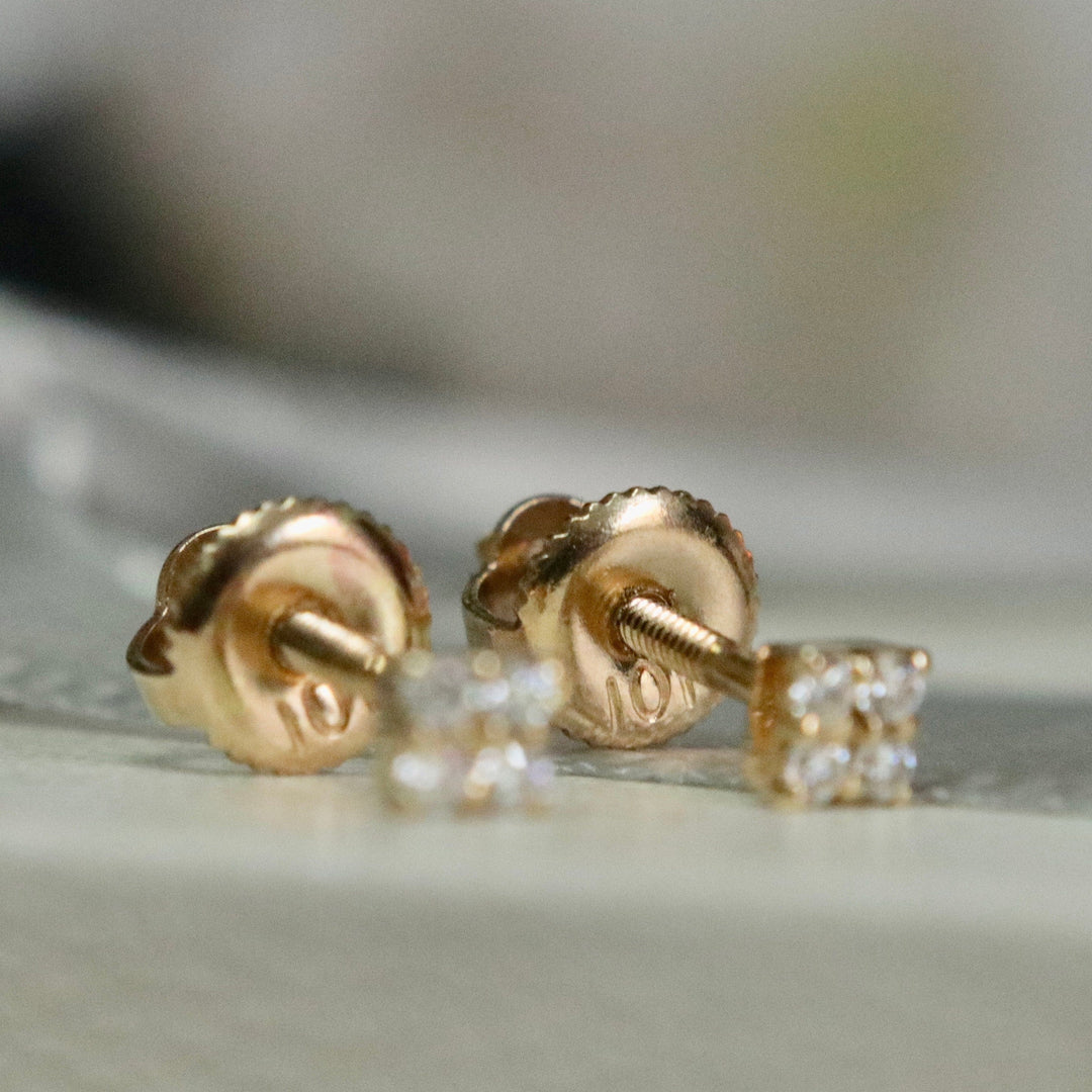 Mathieu Blanchard Boucles d'oreilles Doré / Or 10K Boucles d'oreilles Les minis Carrés en or 10K et moissanites
