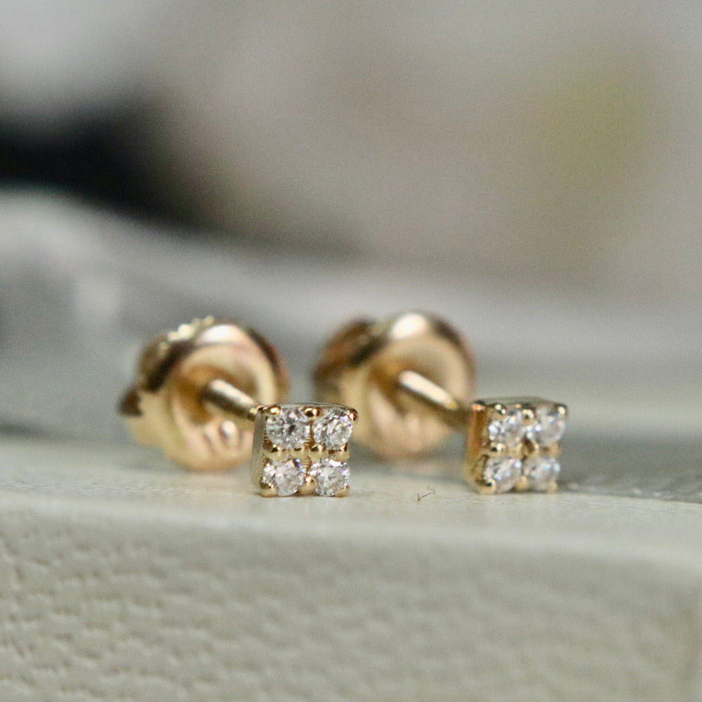 Mathieu Blanchard Boucles d'oreilles Doré / Or 10K Boucles d'oreilles Les minis Carrés en or 10K et moissanites