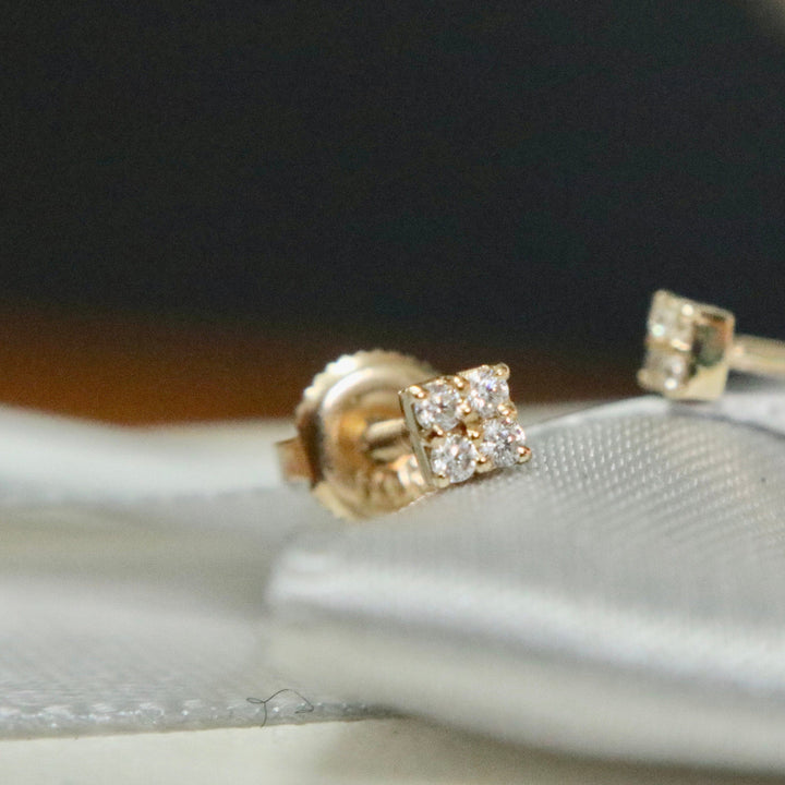 Mathieu Blanchard Boucles d'oreilles Doré / Or 10K Boucles d'oreilles Les minis Carrés en or 10K et moissanites