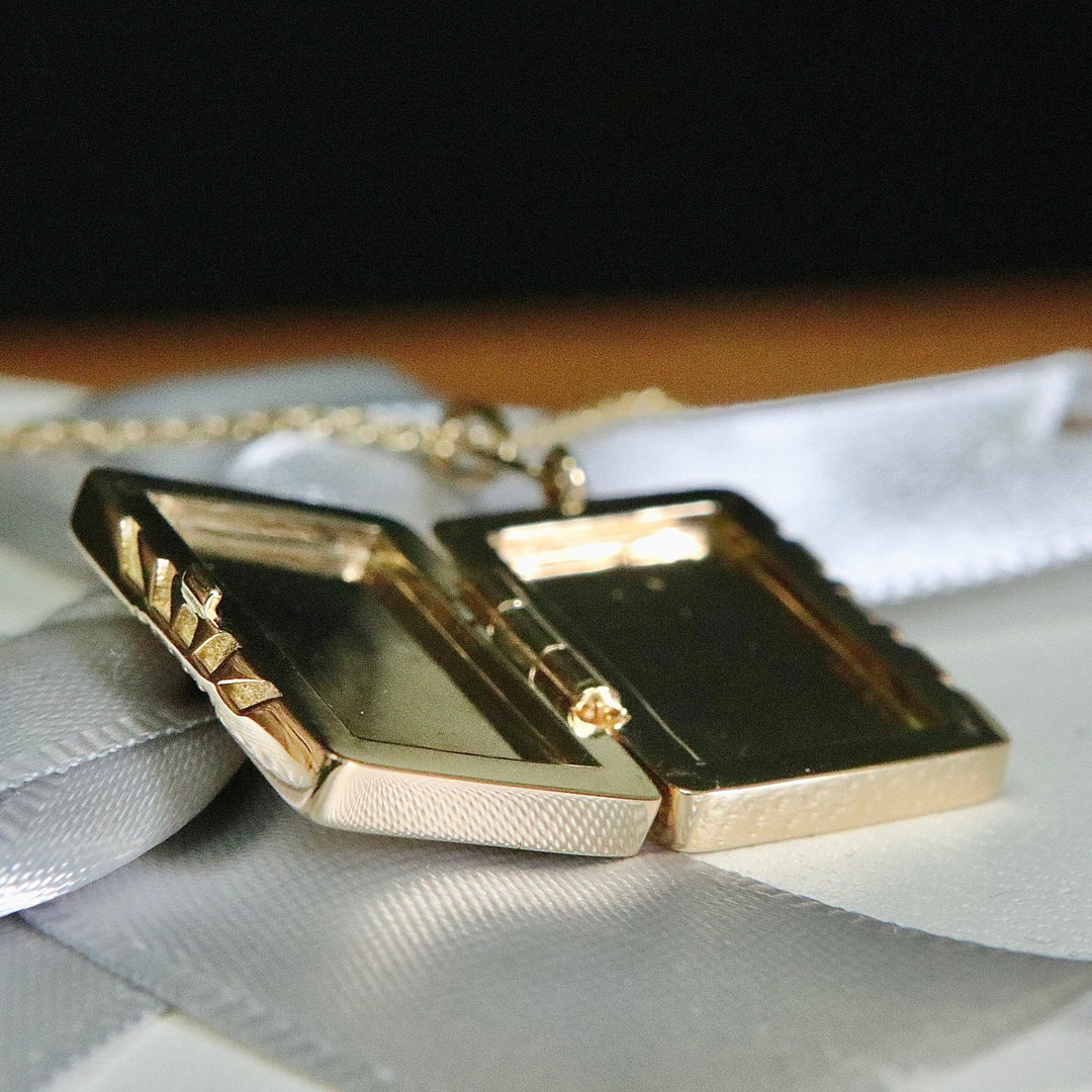 Mathieu Blanchard Collier porte-photo en or 14K et diamants