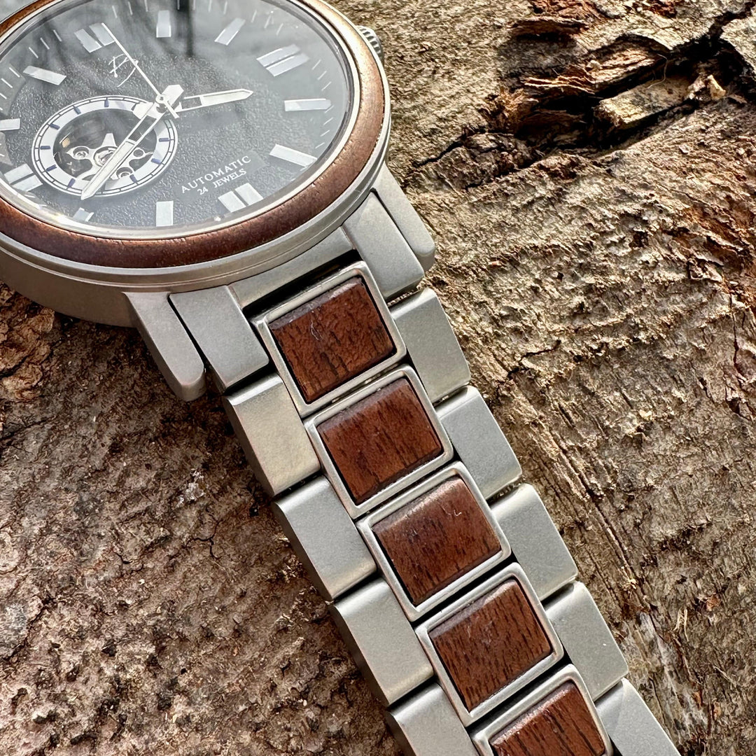 Mathieu Blanchard Montres Noyer Montre Copernic en bois de noyer