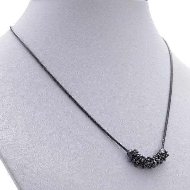 Michaud Michaud Colliers Collier avec un pouce de Shikshok en argent oxydé