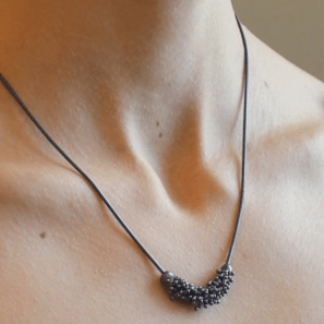 Michaud Michaud Colliers Collier avec un pouce de Shikshok en argent oxydé
