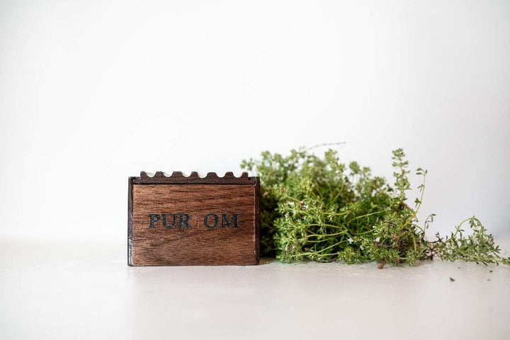 Pur Om Boîte à barre en bois