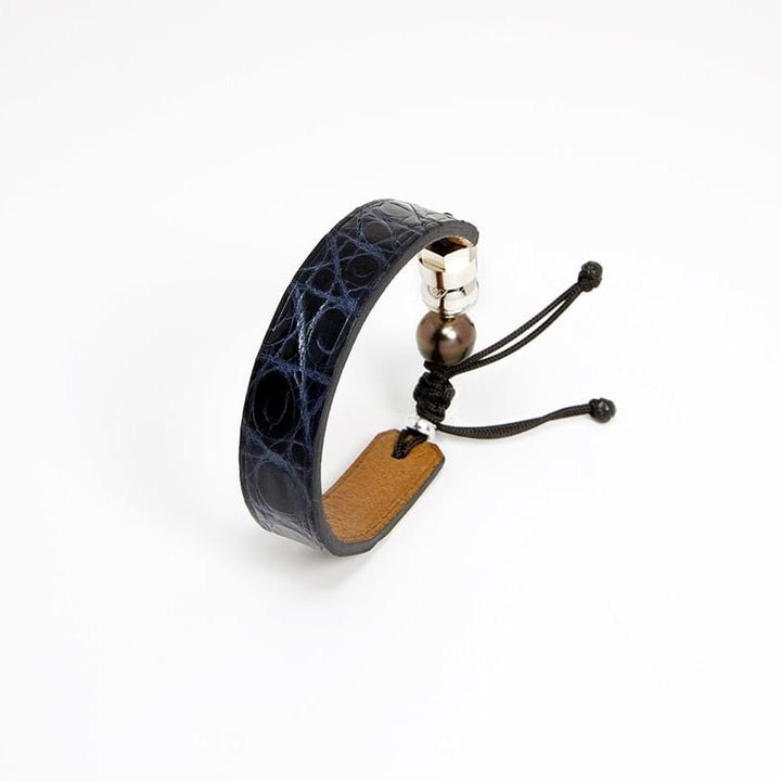 Romeo J. Bracelet en cuir de crocodile, perle de Tahiti  et argent