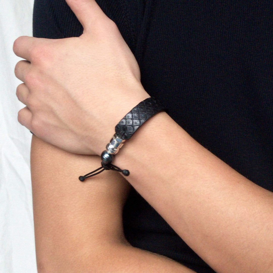 Romeo J. Bracelet en cuir de python, perle de Tahiti  et argent