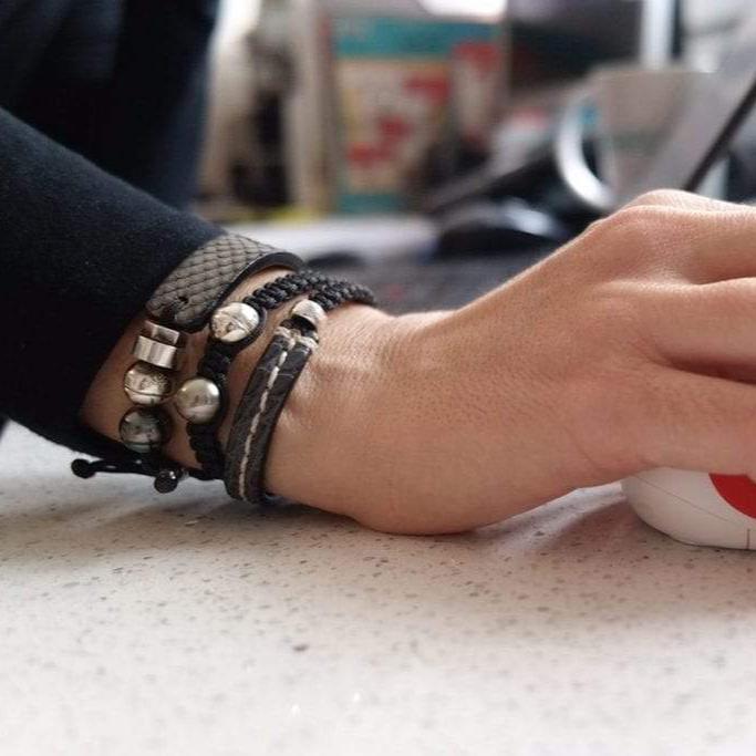 Romeo J. Bracelet en cuir de python, perle de Tahiti  et argent