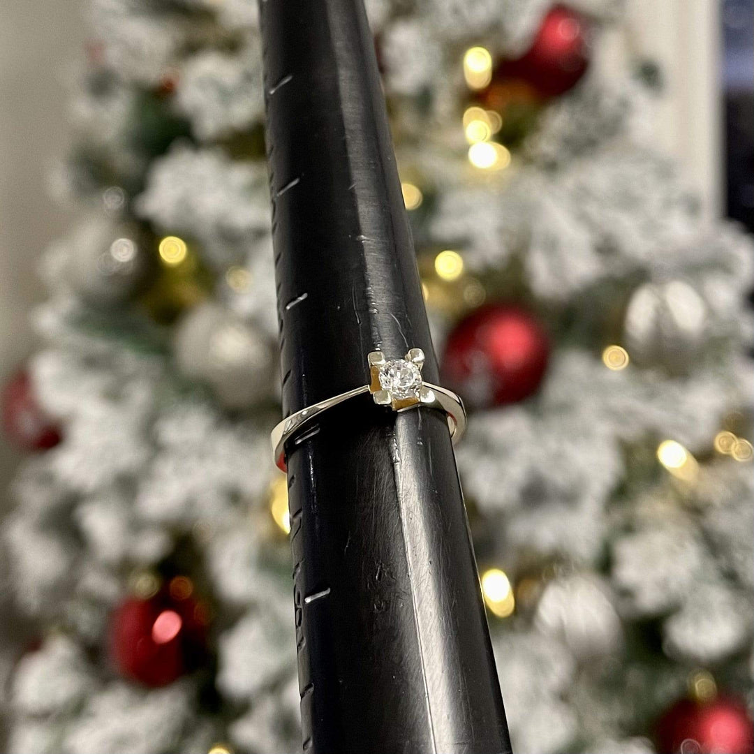 RPM Bague Classique Solitaire CZ en or 10K