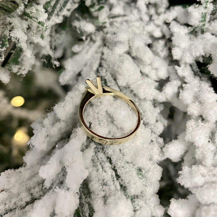 RPM Bague Classique Solitaire CZ en or 10K