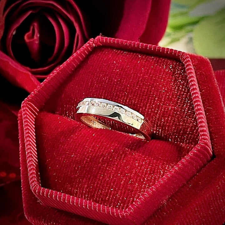 RPM Bague jonc CZ en or jaune 10K