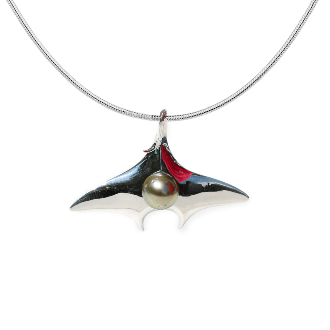 Tereva Colas Colliers Collier Raie Manta en argent sterling et perle de Tahiti 9mm