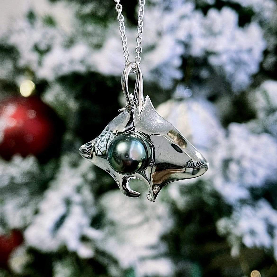 Tereva Colas Colliers Collier Raie Manta en argent sterling et perle de Tahiti 9mm